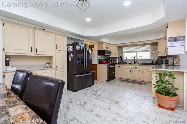 33364 Linsdale Court, Sterling Heights, MI 48310