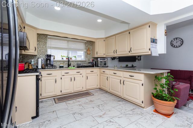 33364 Linsdale Court, Sterling Heights, MI 48310