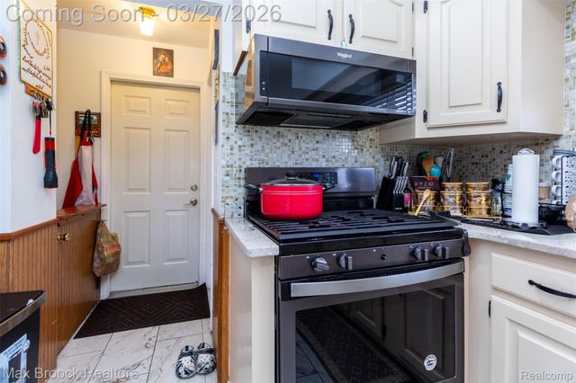 33364 Linsdale Court, Sterling Heights, MI 48310