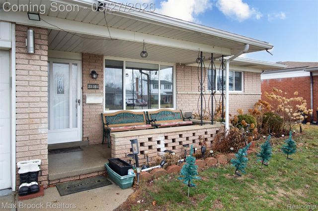 33364 Linsdale Court, Sterling Heights, MI 48310
