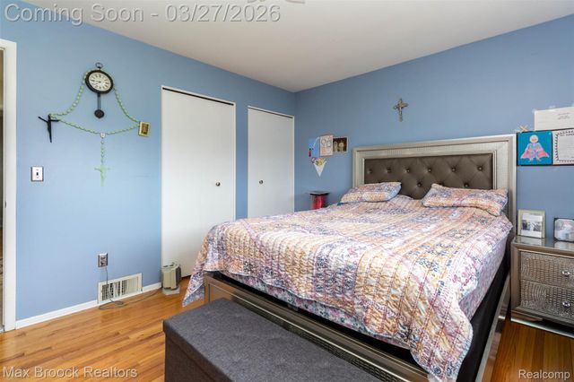 33364 Linsdale Court, Sterling Heights, MI 48310