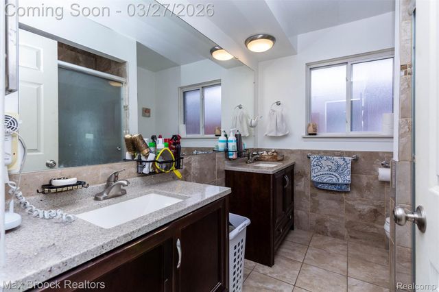 33364 Linsdale Court, Sterling Heights, MI 48310