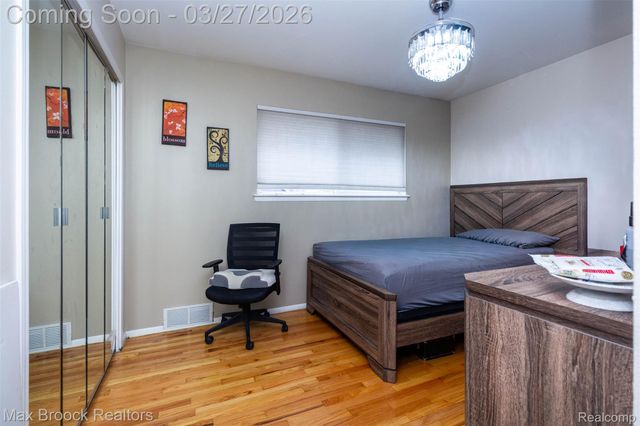 33364 Linsdale Court, Sterling Heights, MI 48310