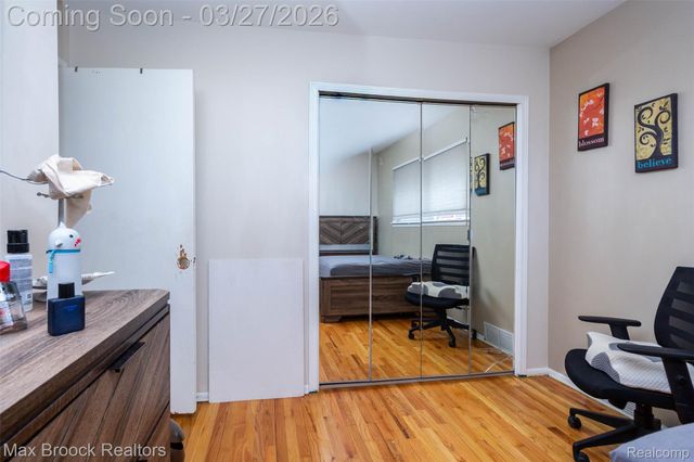 33364 Linsdale Court, Sterling Heights, MI 48310