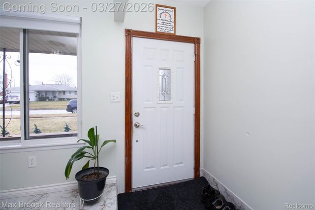 33364 Linsdale Court, Sterling Heights, MI 48310