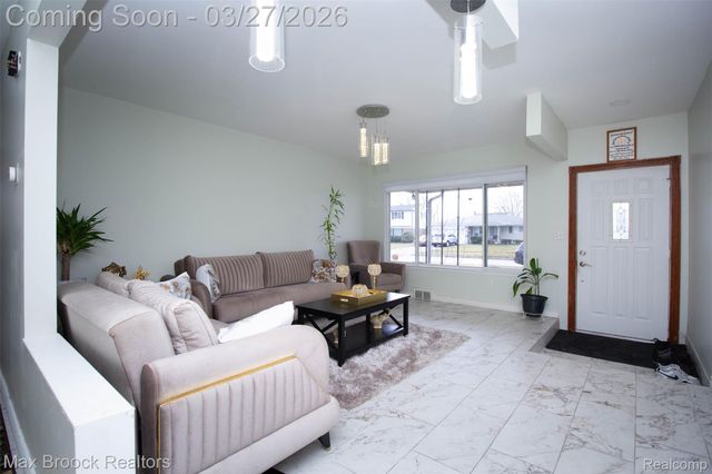 33364 Linsdale Court, Sterling Heights, MI 48310