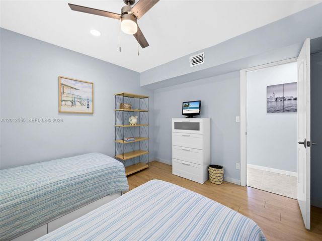 1251 Lincoln St, Hollywood, FL 33019