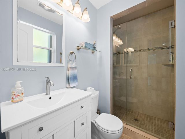 1251 Lincoln St, Hollywood, FL 33019