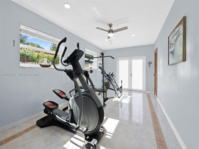 1251 Lincoln St, Hollywood, FL 33019