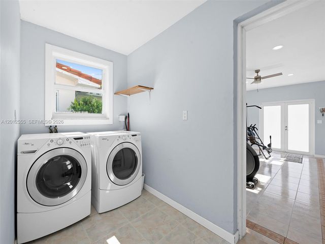 1251 Lincoln St, Hollywood, FL 33019