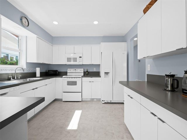 1251 Lincoln St, Hollywood, FL 33019