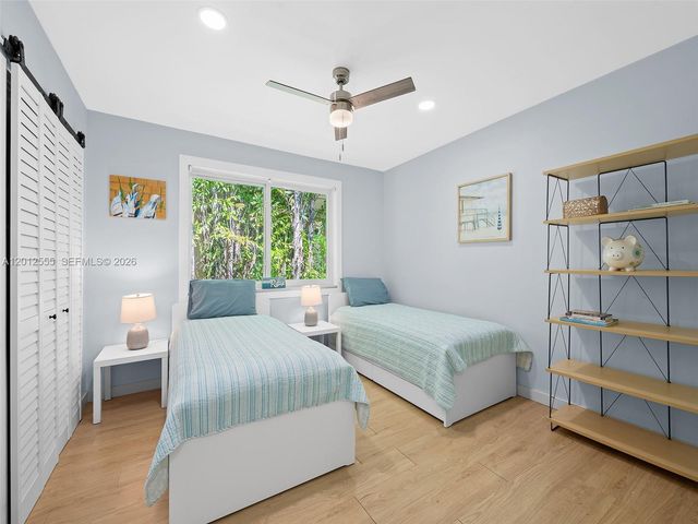 1251 Lincoln St, Hollywood, FL 33019