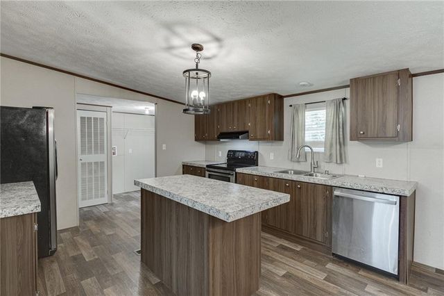526 Silver Falls Road, Cleveland, GA 30528