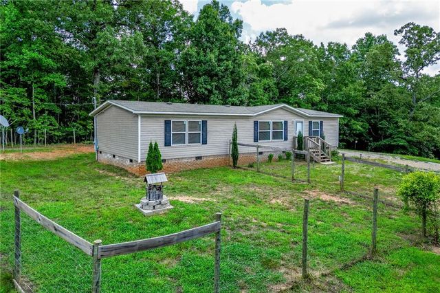 526 Silver Falls Road, Cleveland, GA 30528