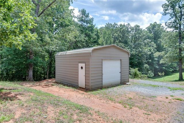 526 Silver Falls Road, Cleveland, GA 30528