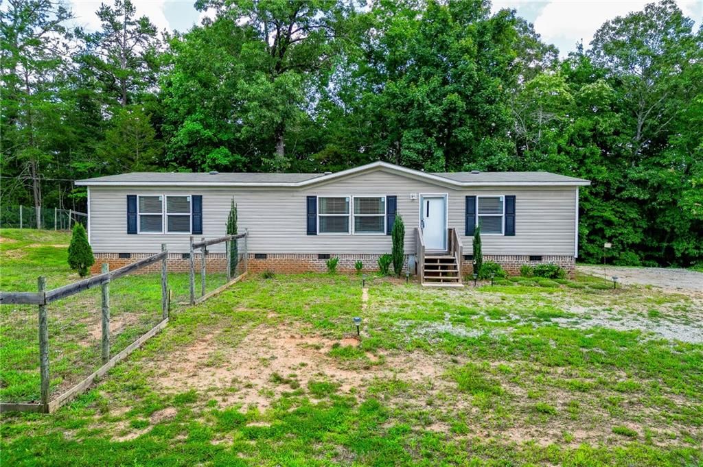 526 Silver Falls Road, Cleveland, GA 30528