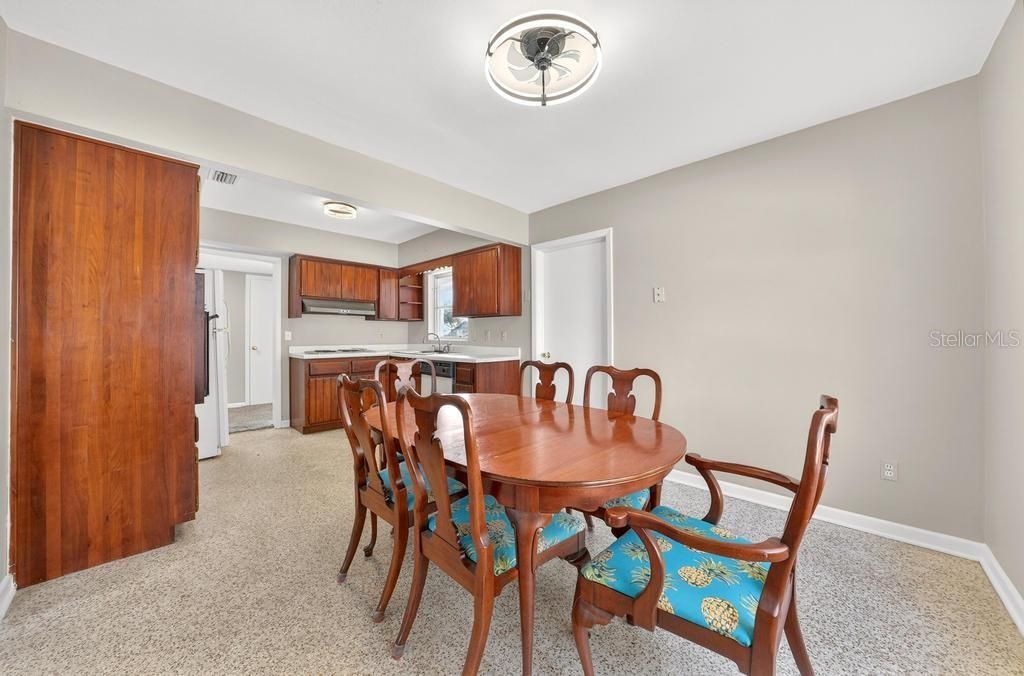 Image 15 of property listing at 419 KRUEGER STREET, Orlando, FL 32839