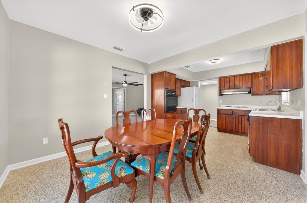 Image 16 of property listing at 419 KRUEGER STREET, Orlando, FL 32839