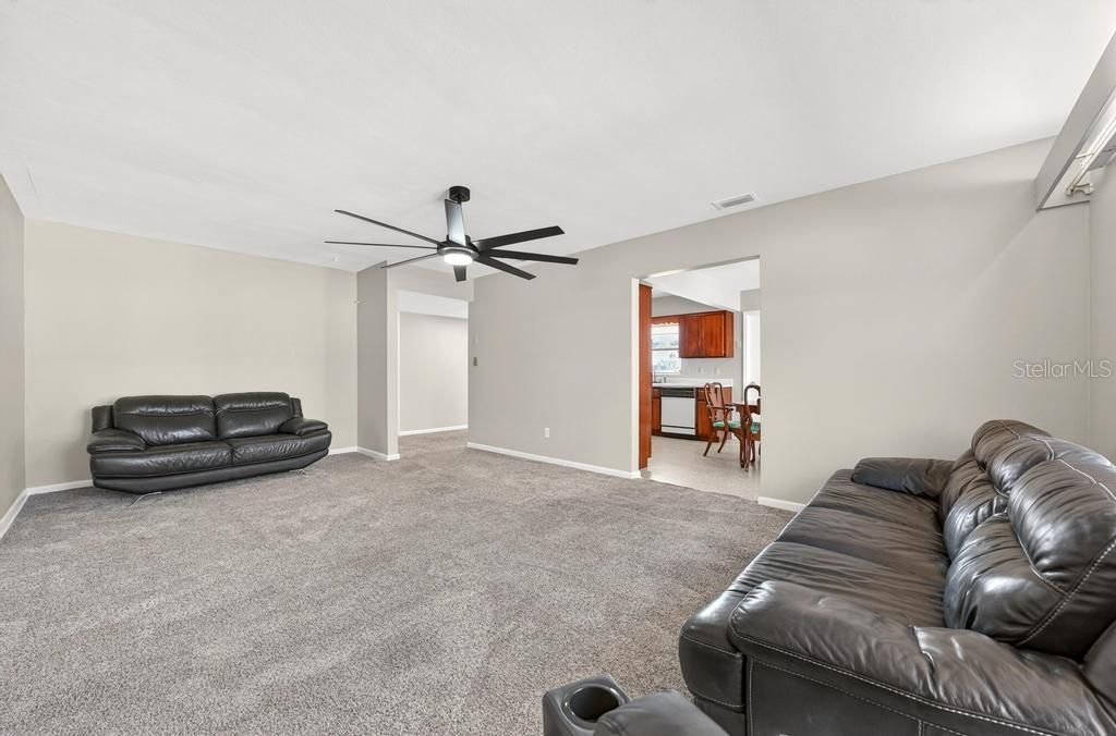 Image 8 of property listing at 419 KRUEGER STREET, Orlando, FL 32839