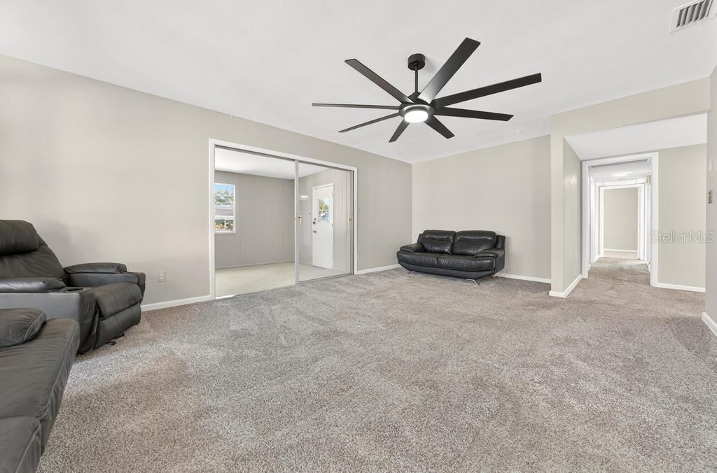 Image 10 of property listing at 419 KRUEGER STREET, Orlando, FL 32839