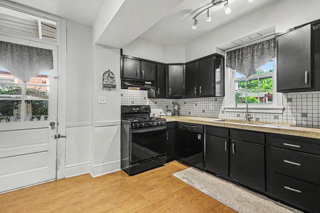 215 WALNUT ST, Carlisle, PA 17013