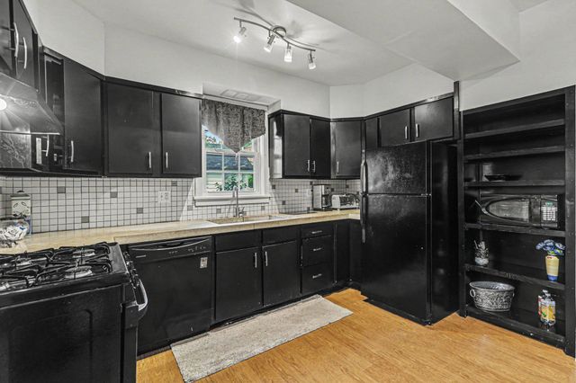 215 WALNUT ST, Carlisle, PA 17013