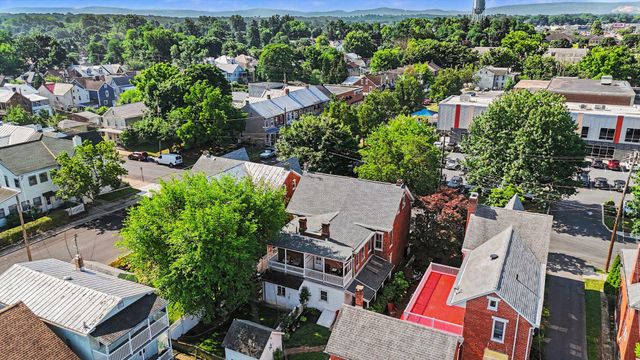 215 WALNUT ST, Carlisle, PA 17013