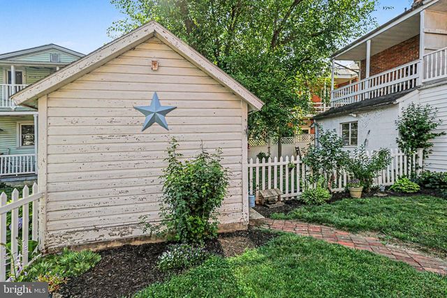 215 WALNUT ST, Carlisle, PA 17013