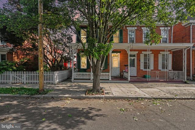 215 WALNUT ST, Carlisle, PA 17013