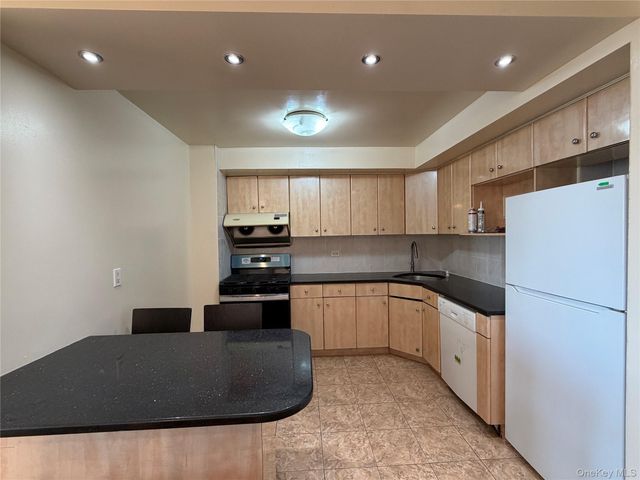 87-08 Justice Avenue 12E, Elmhurst, NY 11373