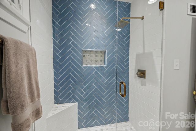 4703 Woodlark Lane, Charlotte, NC 28211
