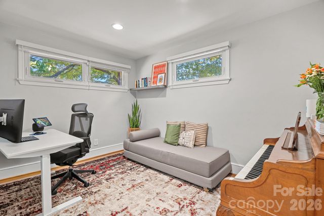 4703 Woodlark Lane, Charlotte, NC 28211
