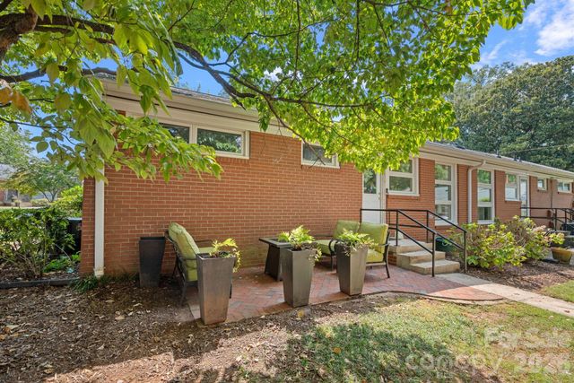 4703 Woodlark Lane, Charlotte, NC 28211