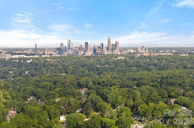 4703 Woodlark Lane, Charlotte, NC 28211