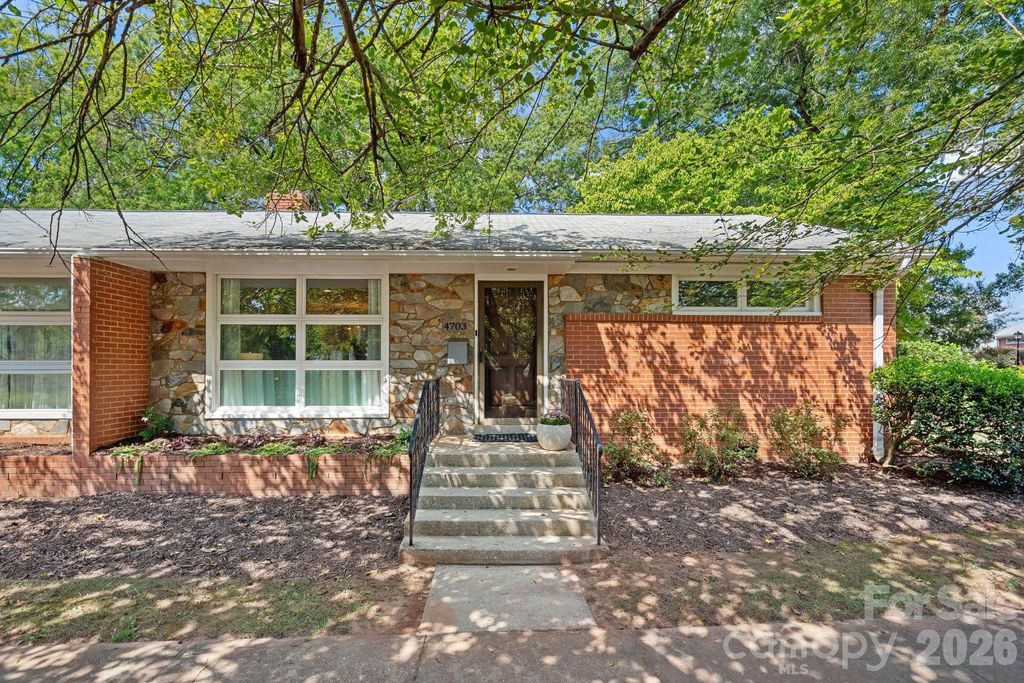 4703 Woodlark Lane, Charlotte, NC 28211