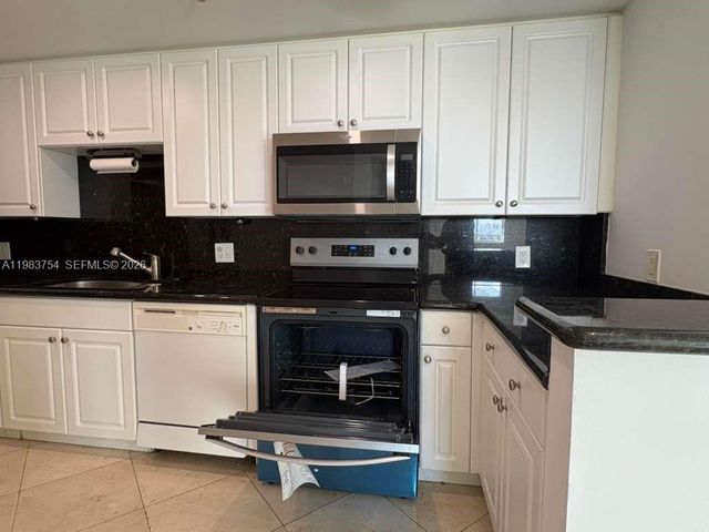 1627 SW 37th Ave 904, Miami, FL 33145