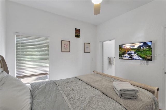 2402 W FIG STREET, Tampa, FL 33609