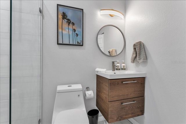 2402 W FIG STREET, Tampa, FL 33609