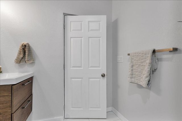 2402 W FIG STREET, Tampa, FL 33609