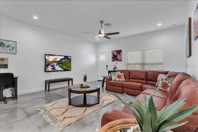 2402 W FIG STREET, Tampa, FL 33609