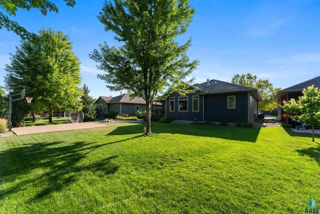 6208 S El Dorado Ave Avenue, Sioux Falls, SD 57108