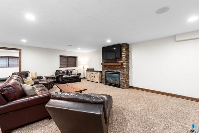 6208 S El Dorado Ave Avenue, Sioux Falls, SD 57108