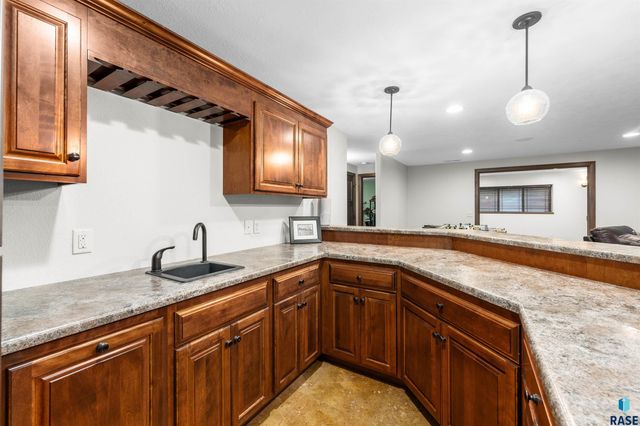 6208 S El Dorado Ave Avenue, Sioux Falls, SD 57108