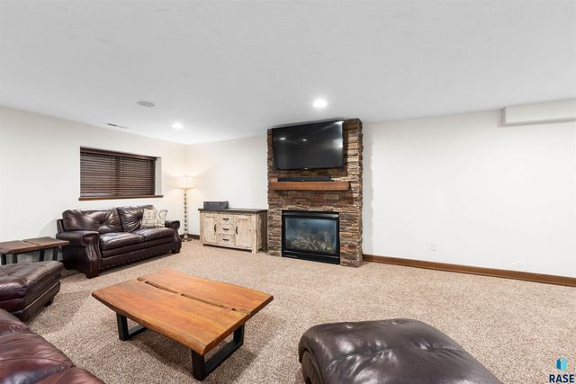 6208 S El Dorado Ave Avenue, Sioux Falls, SD 57108