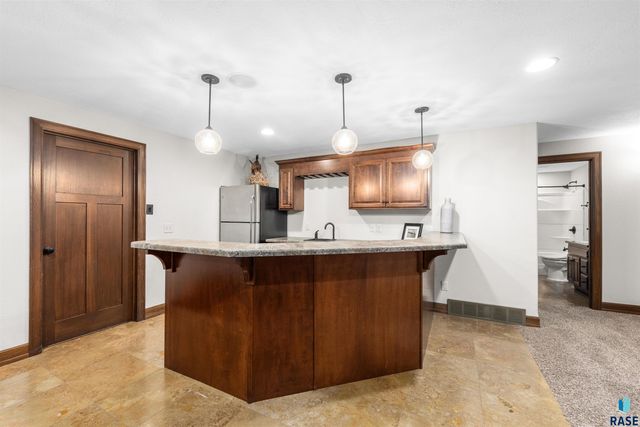 6208 S El Dorado Ave Avenue, Sioux Falls, SD 57108