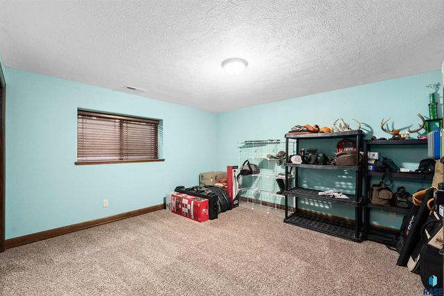 6208 S El Dorado Ave Avenue, Sioux Falls, SD 57108