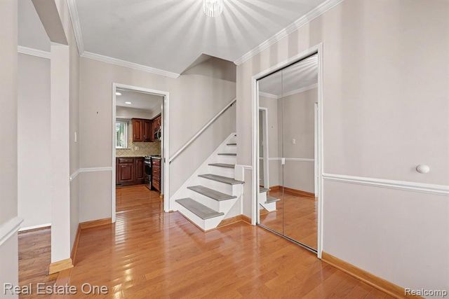 6639 Tamerlane Drive, West Bloomfield, MI 48322