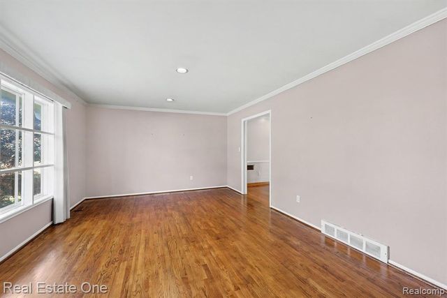 6639 Tamerlane Drive, West Bloomfield, MI 48322