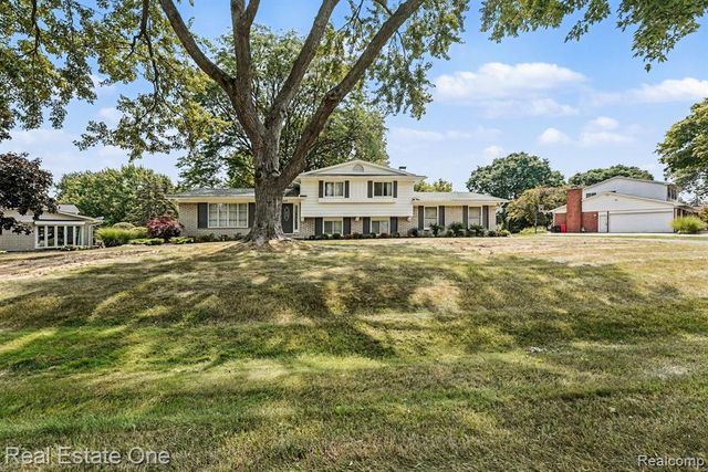 6639 Tamerlane Drive, West Bloomfield, MI 48322