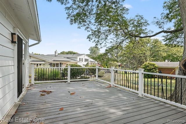 6639 Tamerlane Drive, West Bloomfield, MI 48322